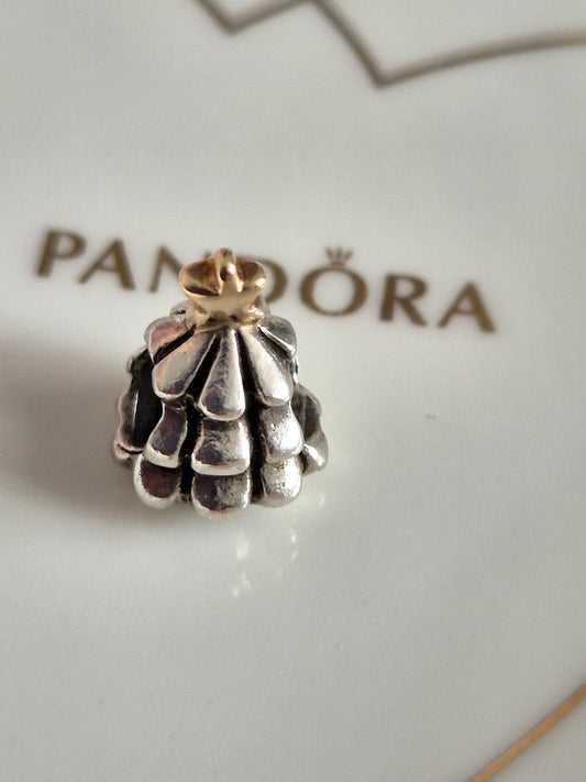 Pandora christmas charm with 14ct gold star