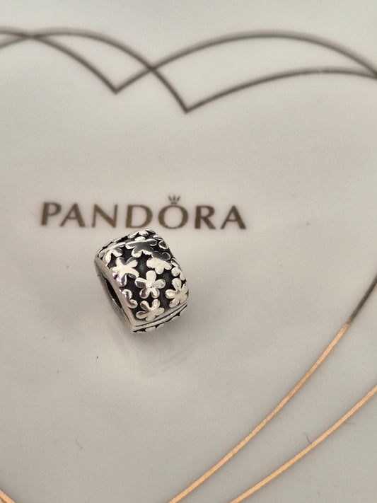 Retired pandora flower clip