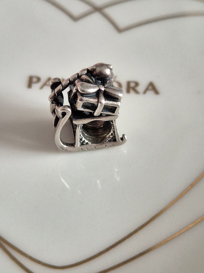 Pandora sleigh charm with 14ct gold heart
